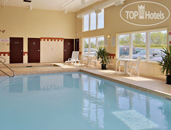 New photos from tourists Super 8 Grimsby Ontario 3*