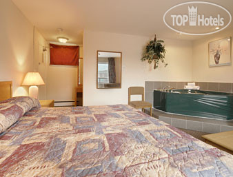 New photos from tourists Super 8 Kingston 2*