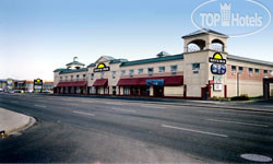 Hotelier's photos Days Inn Calgary South 3*