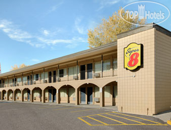 Hotelier's photos Super 8 Village Calgary AB 2*