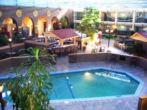 Hotelier's photos Ramada Fredericton 3*