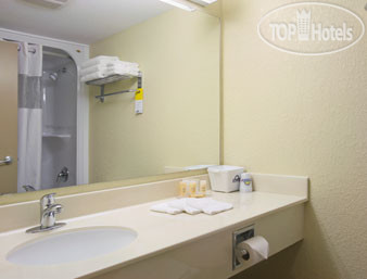New photos from tourists Days Inn And Suites - Thompson 2*