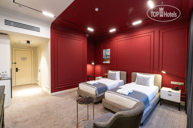 New photos from tourists Bentley Hotel 4*