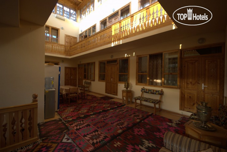 Hotel photo Emir 2*