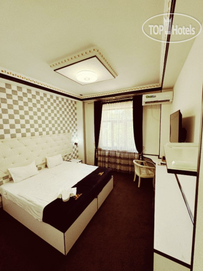 New photos from tourists Qasr Hotel