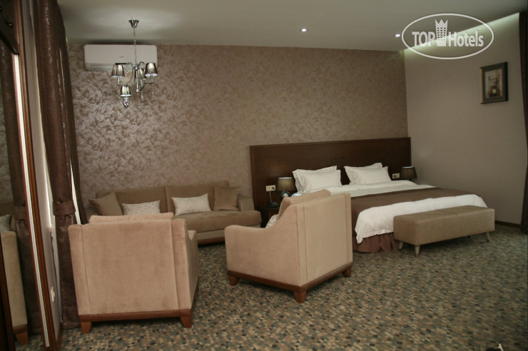 New photos from tourists Old Metekhi 3*
