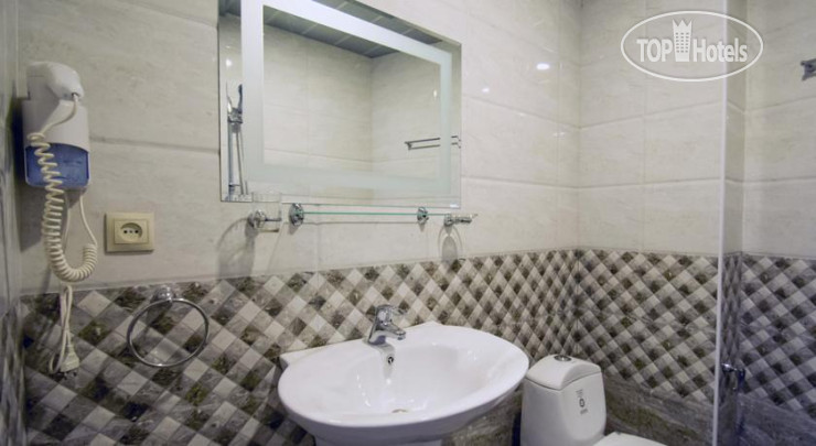 New photos from tourists Batoni Hotel