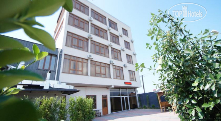 New photos from tourists 725 Hotel