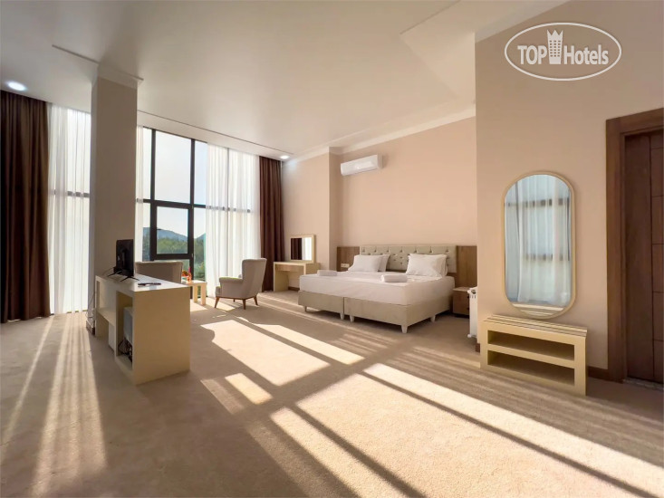 Hotel photo Chateau Milisi 4*