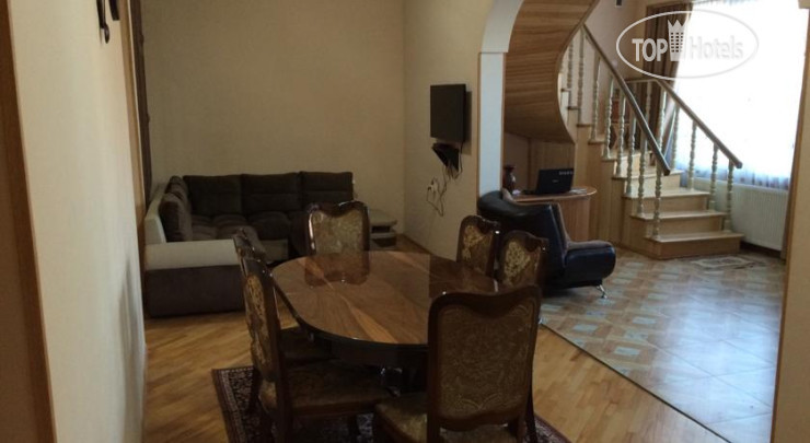 New photos from tourists Mari Guest House
