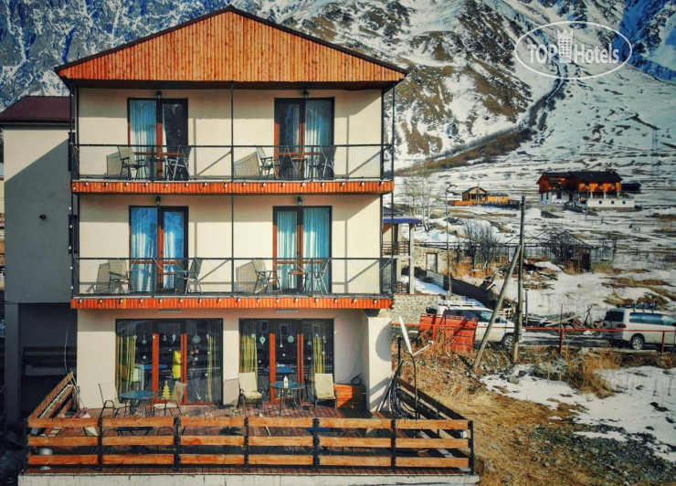 New photos from tourists Sunshine Kazbegi