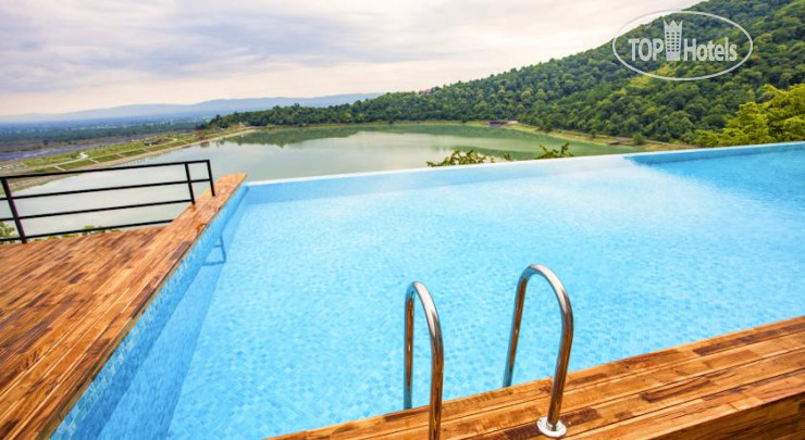 New photos from tourists Royal Batoni Lake Resort