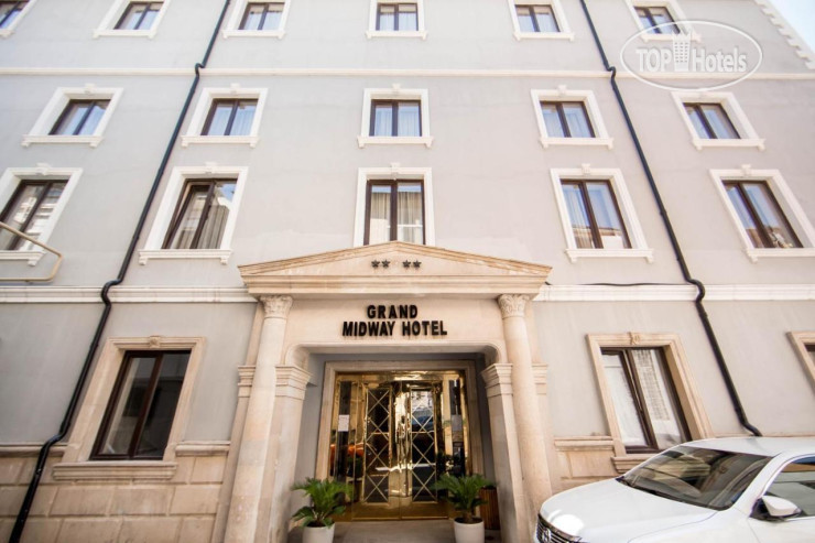 Hotelier's photos Midway Hotel 5*