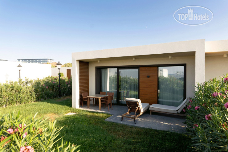 Фото Sea Breeze White Villas