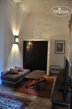 New photos from tourists El-Khan Hotel
