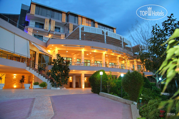 Regina 3*