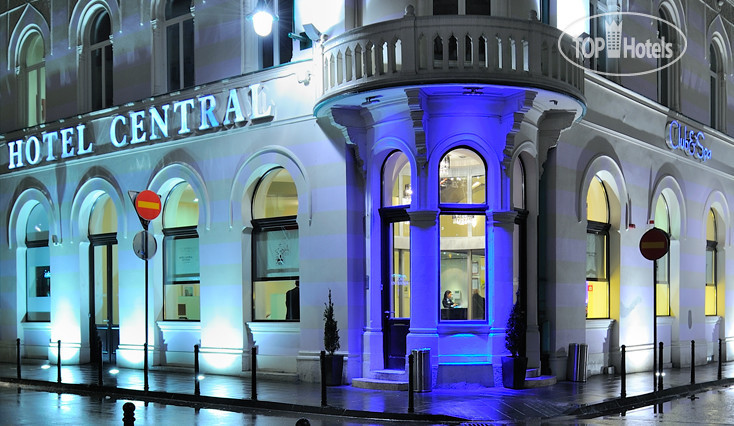 New photos from tourists Central