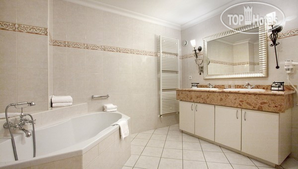 New photos from tourists Van Der Valk Melle 4*