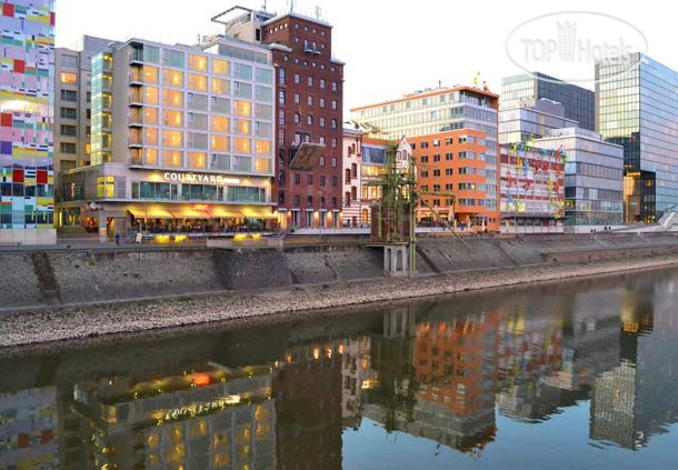 Hotelier's photos Courtyard Duesseldorf Hafen 3*