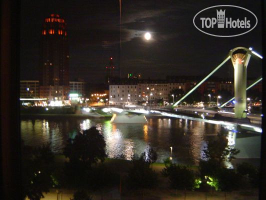 New photos from tourists Central Frankfurt 3*