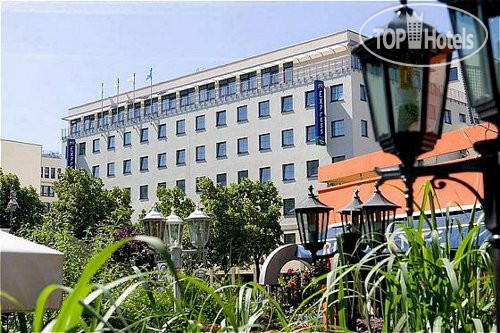 Hotelier's photos Express By Holiday Inn Berlin City Centre 3*