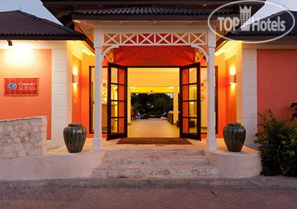Hotelier's photos Comfort Suites Ports of Call Resort 3*