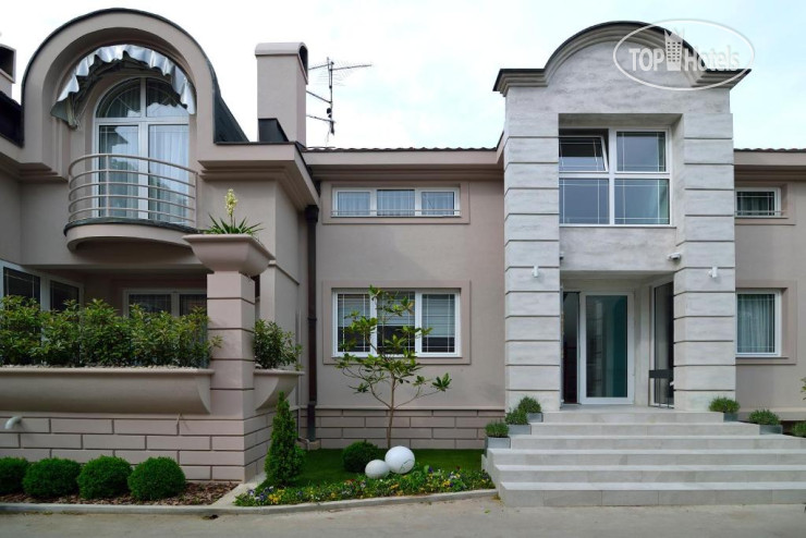 Hotel photo Garni Hotel D10 4*