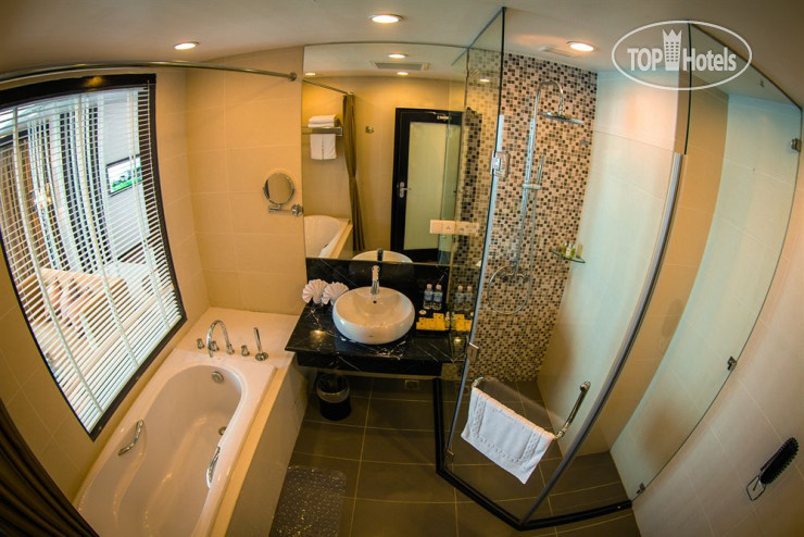 New photos from tourists Halong Palace 4*