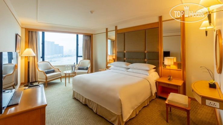 Hotel photo Renaissance Riverside Hotel Saigon 5*
