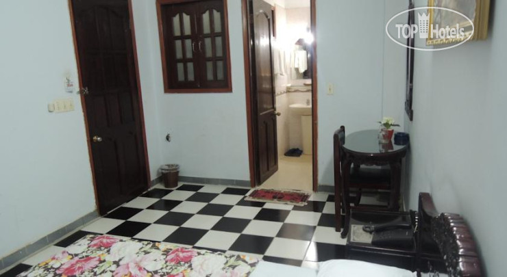 New photos from tourists Phi Long Hotel 1*