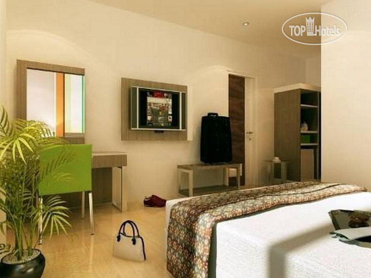 New photos from tourists Pose In Hotel Solo 3*