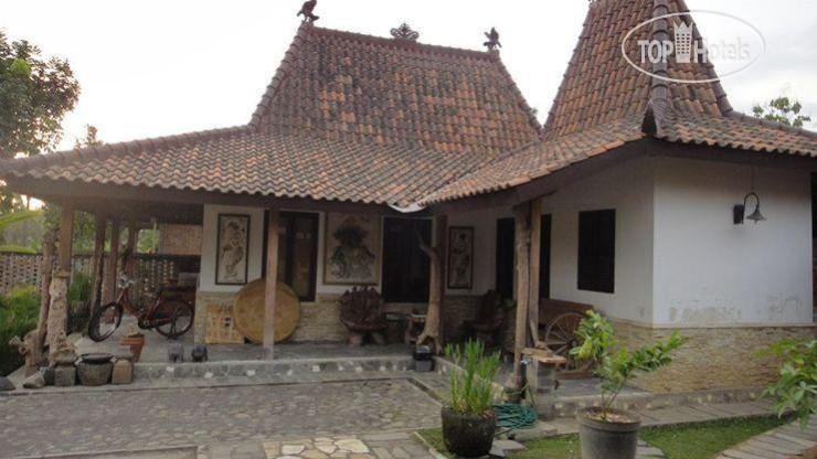 New photos from tourists Omah Garengpoeng