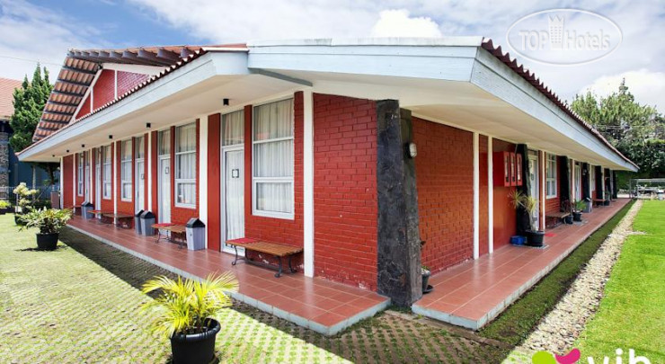 Hotelier's photos Maple House By Villa Istana Bunga 2*