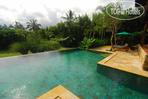 Hotel photo Atas Awan Villa 4*
