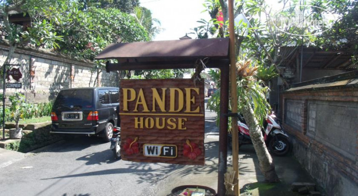 New photos from tourists Pande House