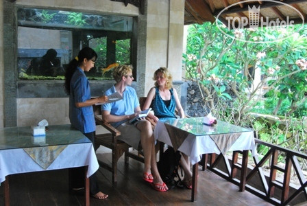 Hotelier's photos Dewangga Bungalow 2*