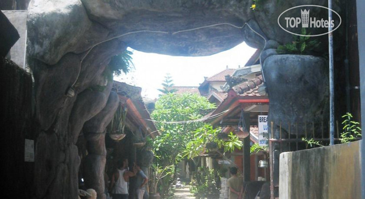 Hotelier's photos Agung And Sue Watering Hole II 2*