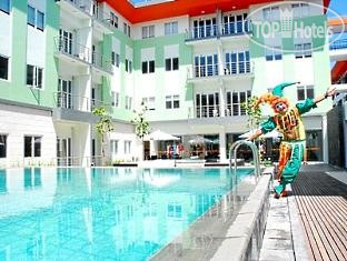 Hotel photo Harris Riverview Kuta 4*