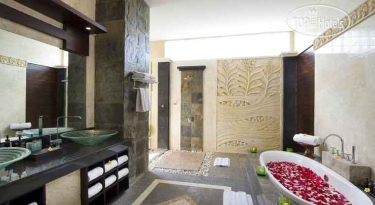 New photos from tourists Villa Lega
