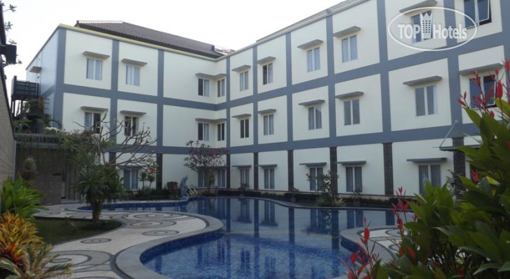 New photos from tourists Puri Indah Hotel 2*