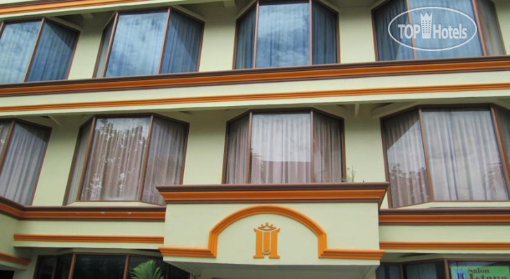 Hotelier's photos Istana Hotel 2*