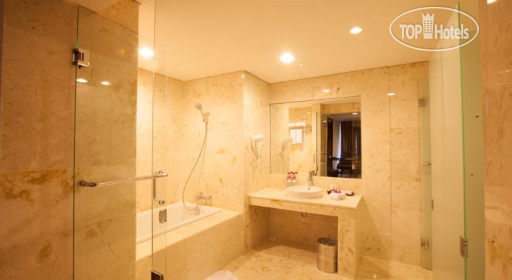 New photos from tourists Grand Clarion Kendari 4*