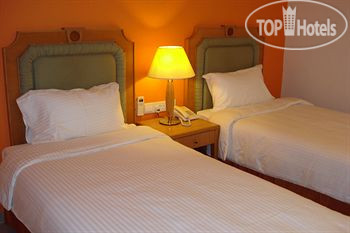 New photos from tourists Riders Lodge Singapore 3*