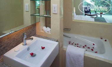 Новые добавленные фото туристов Changi Village 4*