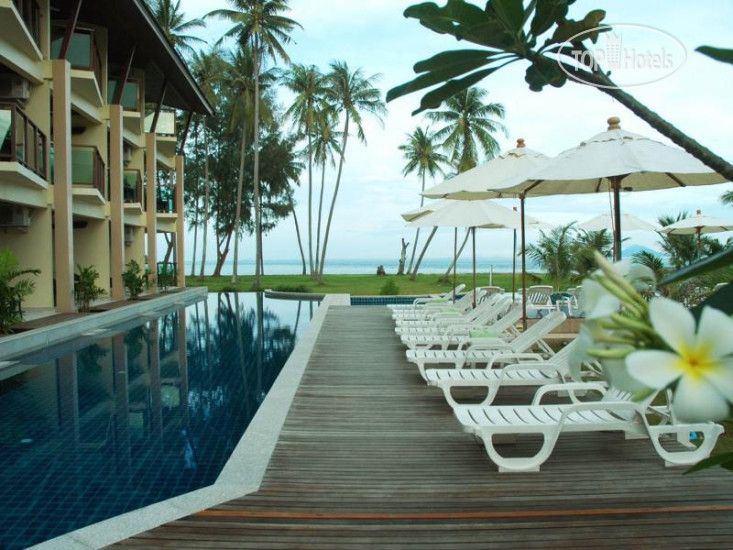 Hotelier's photos Lanta Pura Beach Resort 3*