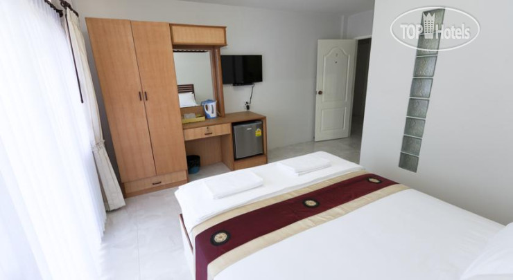 New photos from tourists Moon House