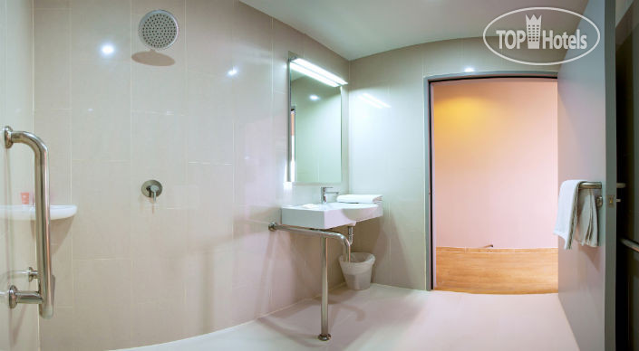 New photos from tourists Red Planet Asoke 3*