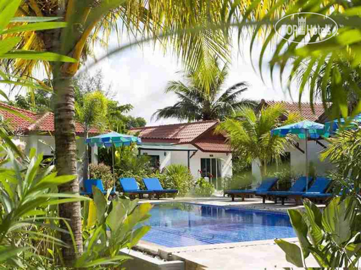 Hotelier's photos Bangtao Varee Beach 3*