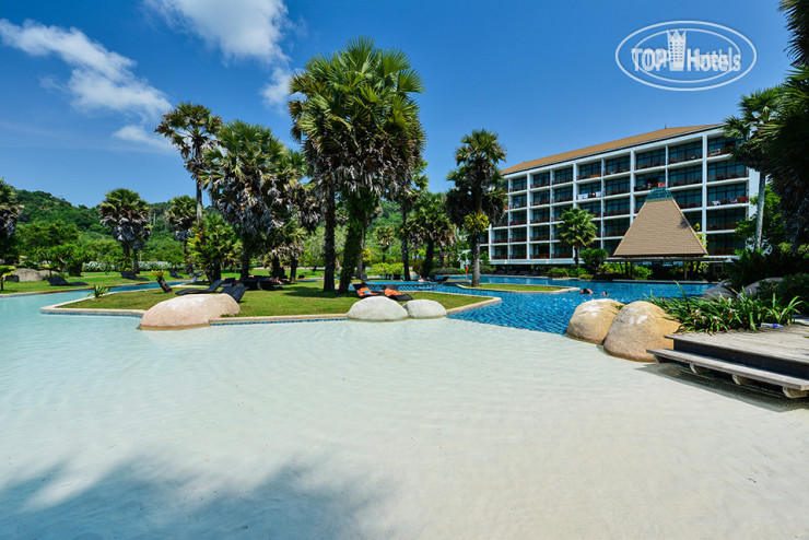 Hotel photo Naithonburi Beach Resort 4*