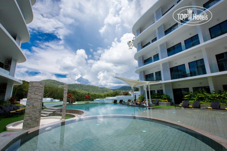 New photos from tourists Utopia Naiharn 5*